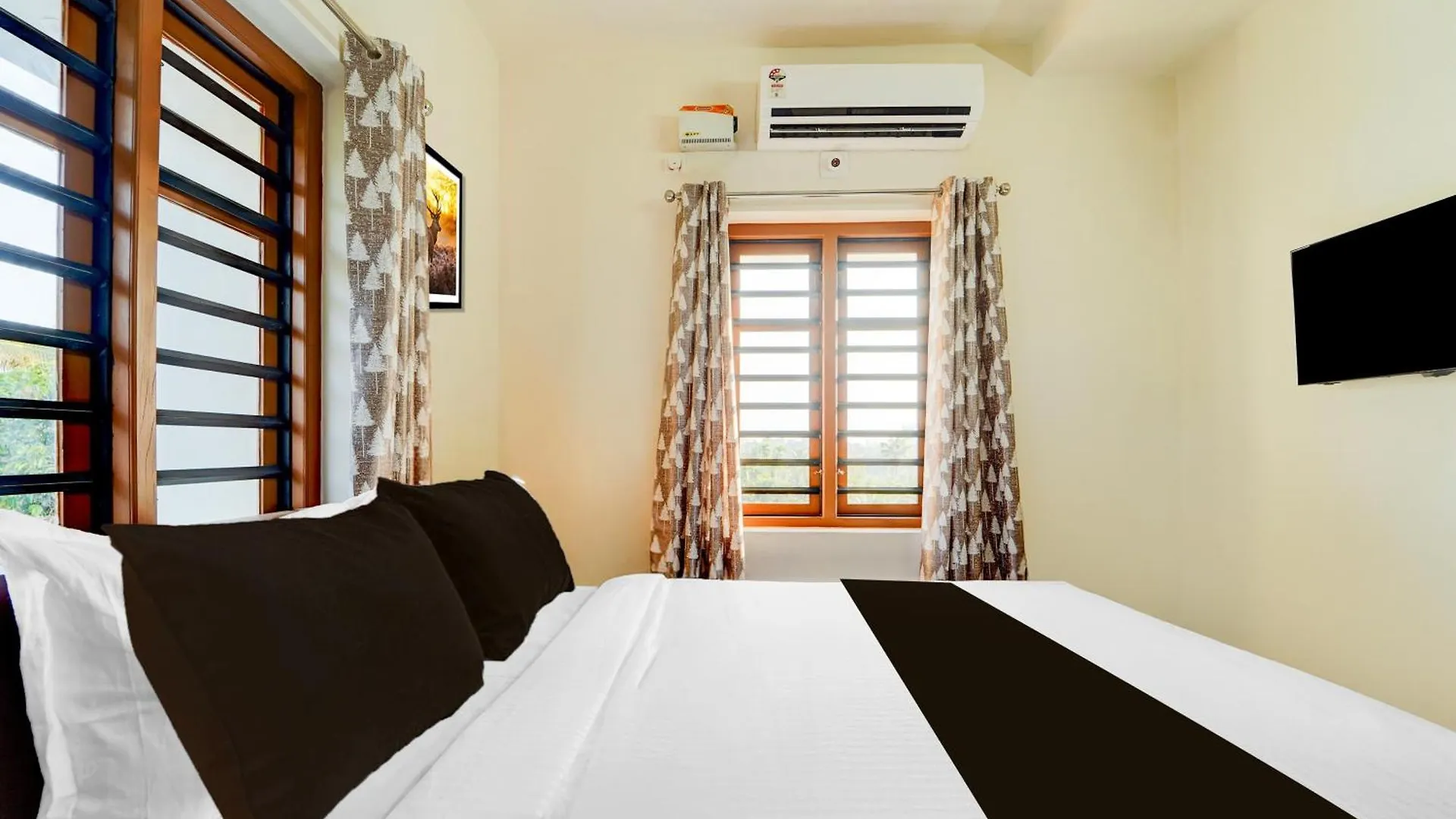 מלון Kochi Super Townhouse Kalady Near Airport