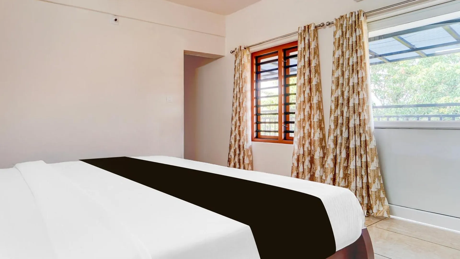 מלון Kochi Super Townhouse Kalady Near Airport